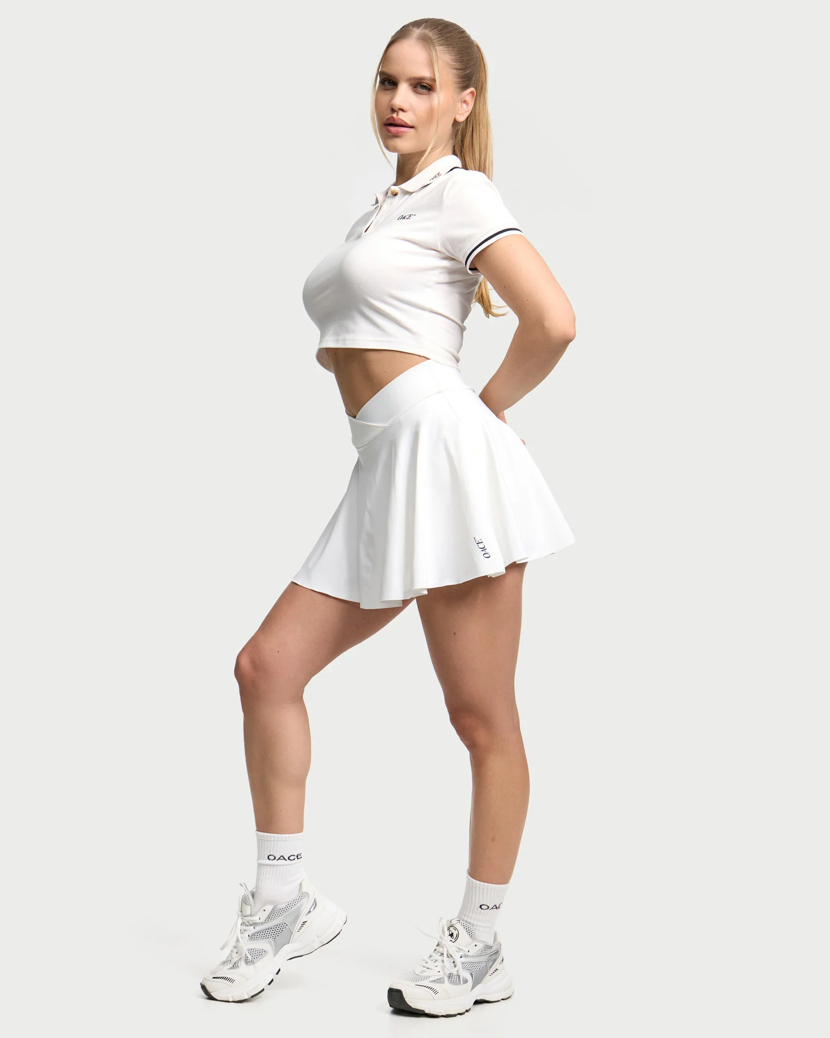 Bon Vivant Cropped Poloshirt - Image 9