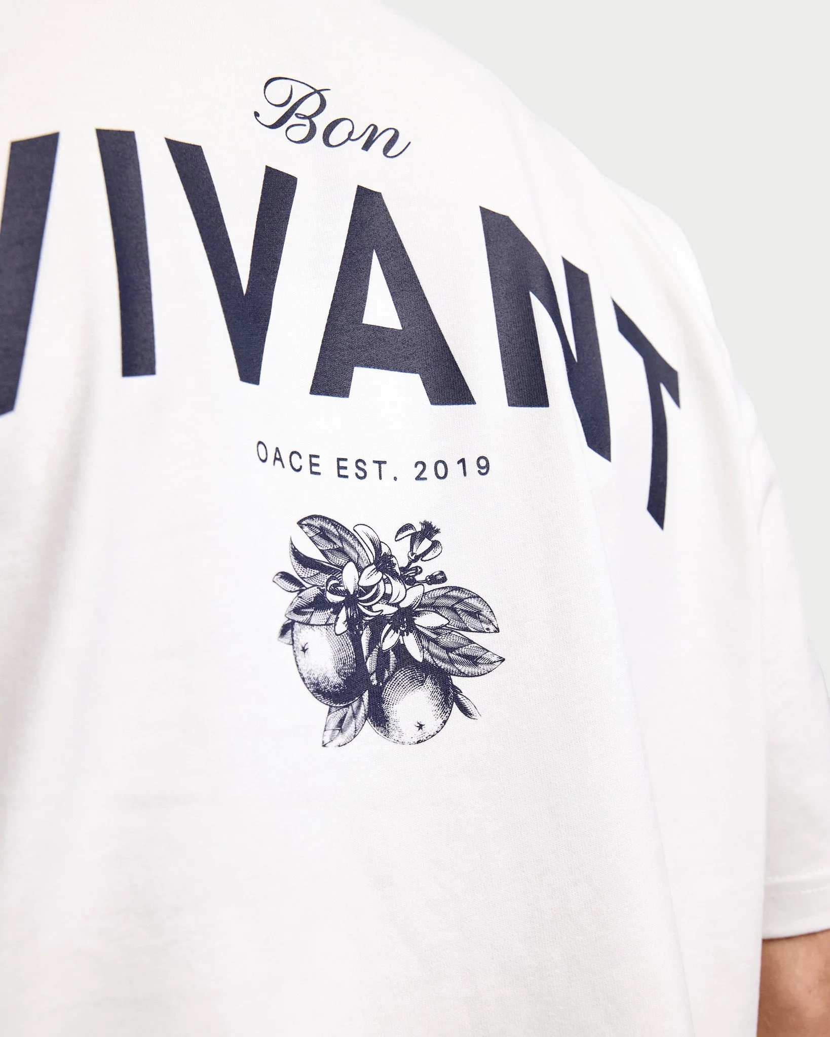 Bon Vivant Oversized T-Shirt - warm white - Image 7
