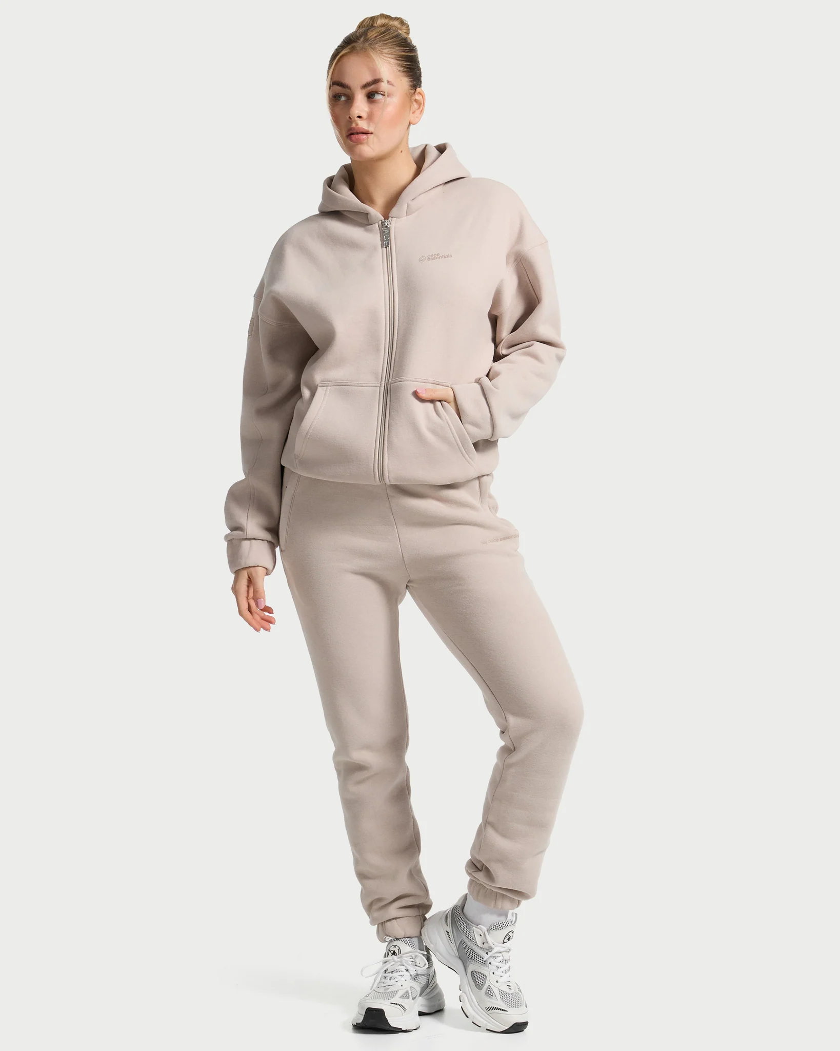 essentials Oversized Zip Jacket Women - Image 4